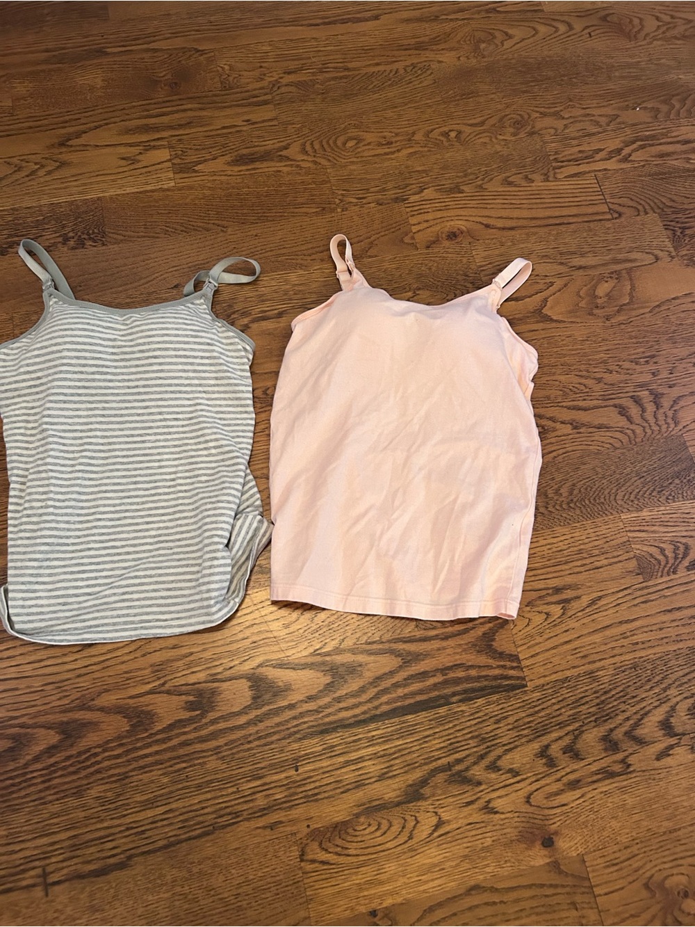 Nursing tanks - Picture 2 of 2